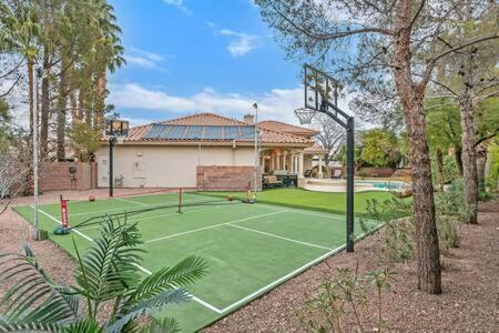 Lux 5Br Vegas Home W Pool, Spa, Games, Near Strip Лас-Вегас Экстерьер фото