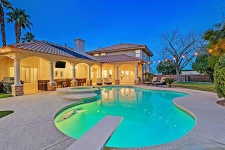 Lux 5Br Vegas Home W Pool, Spa, Games, Near Strip Лас-Вегас Экстерьер фото